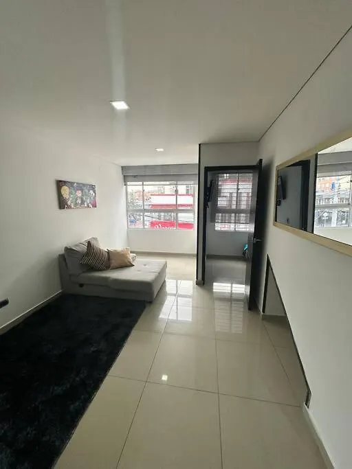 Apt 101 Embajada Americana , Corferias Agora G12 보고타